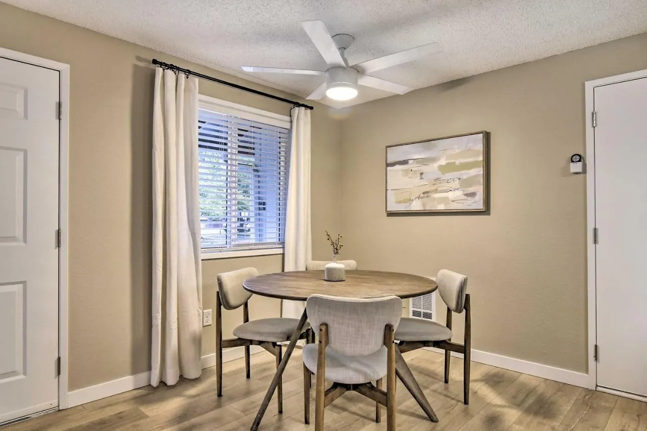 Lovely Vancouver Retreat With Home Gym! Holiday home