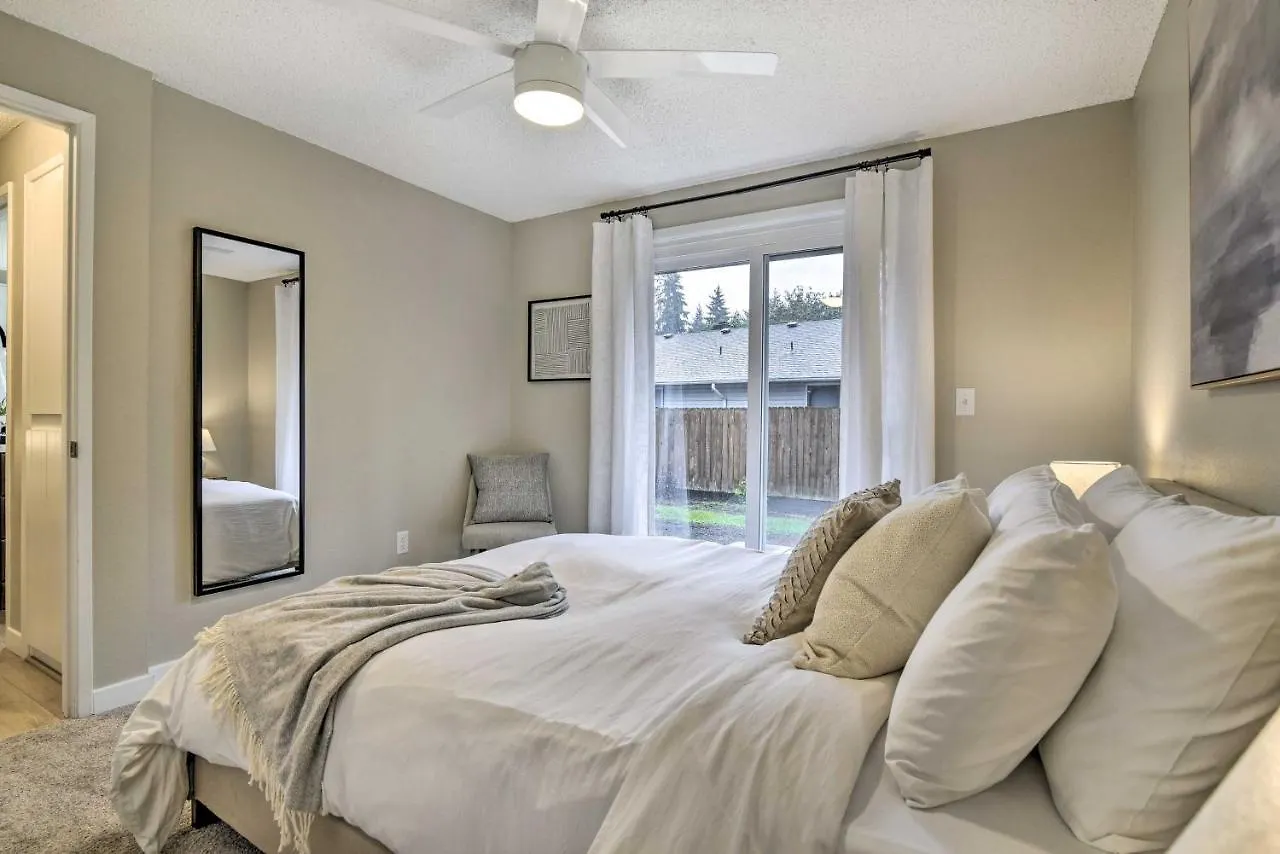 Holiday home Lovely Vancouver Retreat With Home Gym!