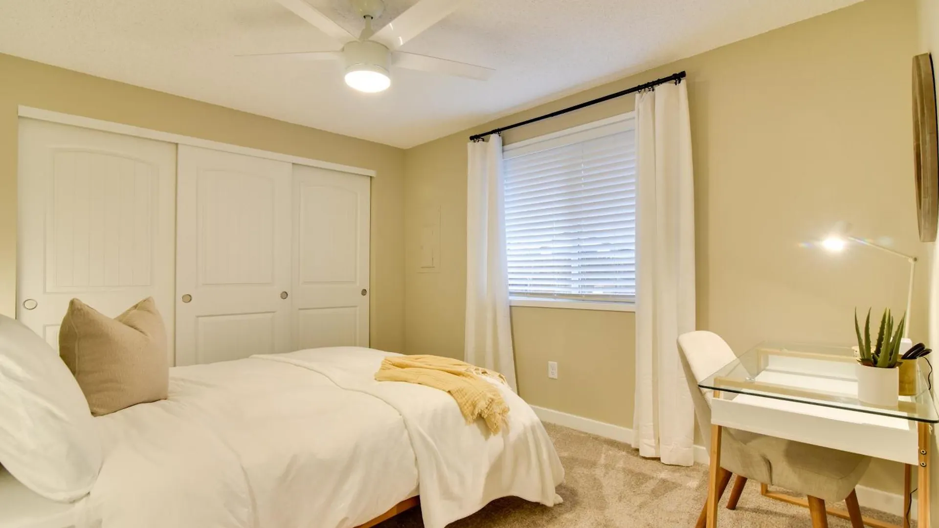 Holiday home Lovely Vancouver Retreat With Home Gym!