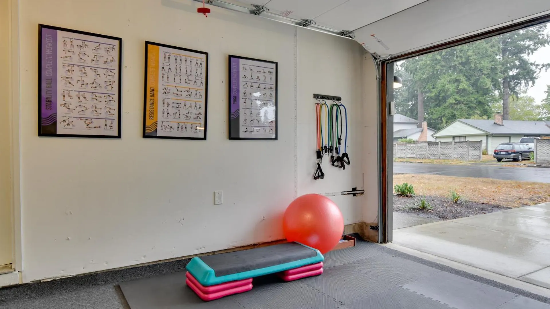 Lovely Vancouver Retreat With Home Gym!